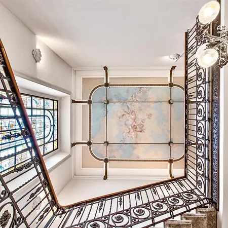 Attic In Center + Parking Como