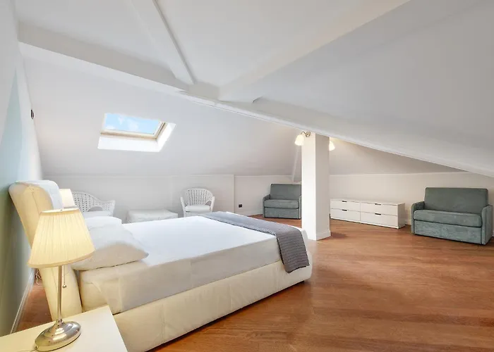 Apartamento Attic In Center + Parking