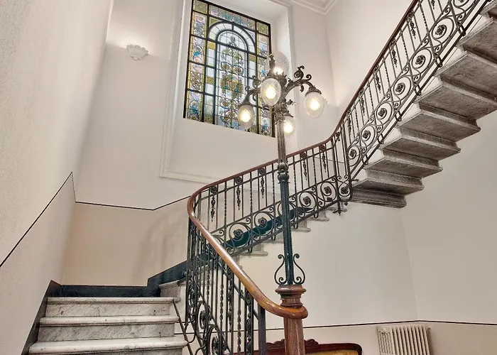 Attic In Center + Parking 아파트