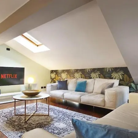 Apartment Attic In Center + Parking