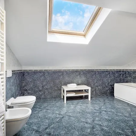 Attic In Center + Parking Apartment
